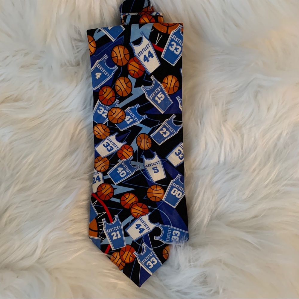 Kentucky Basketball silk tie EUC